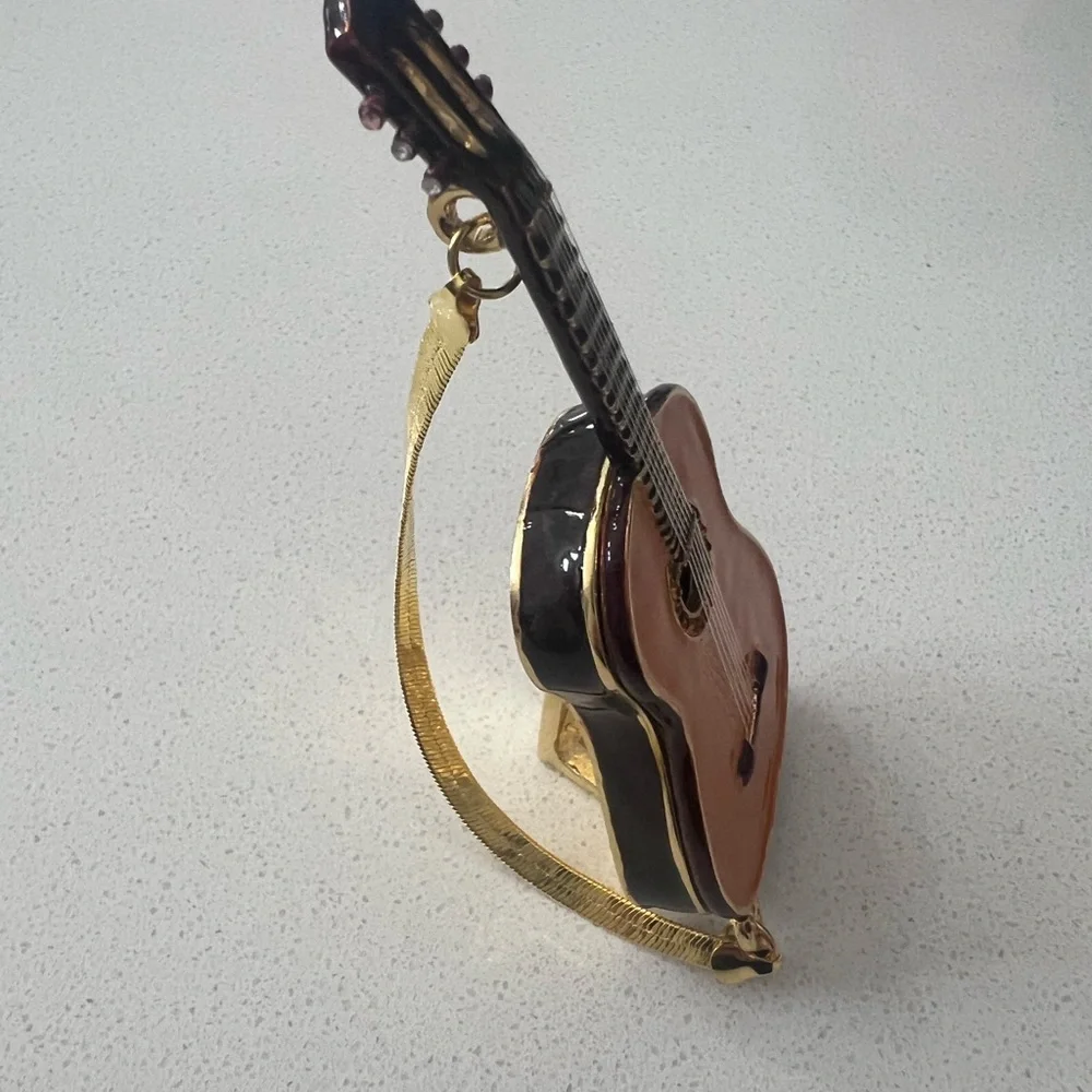 N/A this guitar